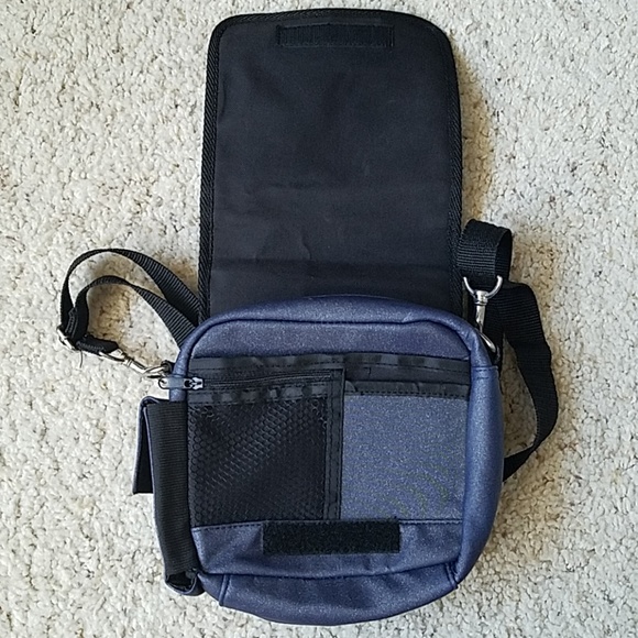 NWOT Blue and black crossbody utility bag - Picture 2 of 6